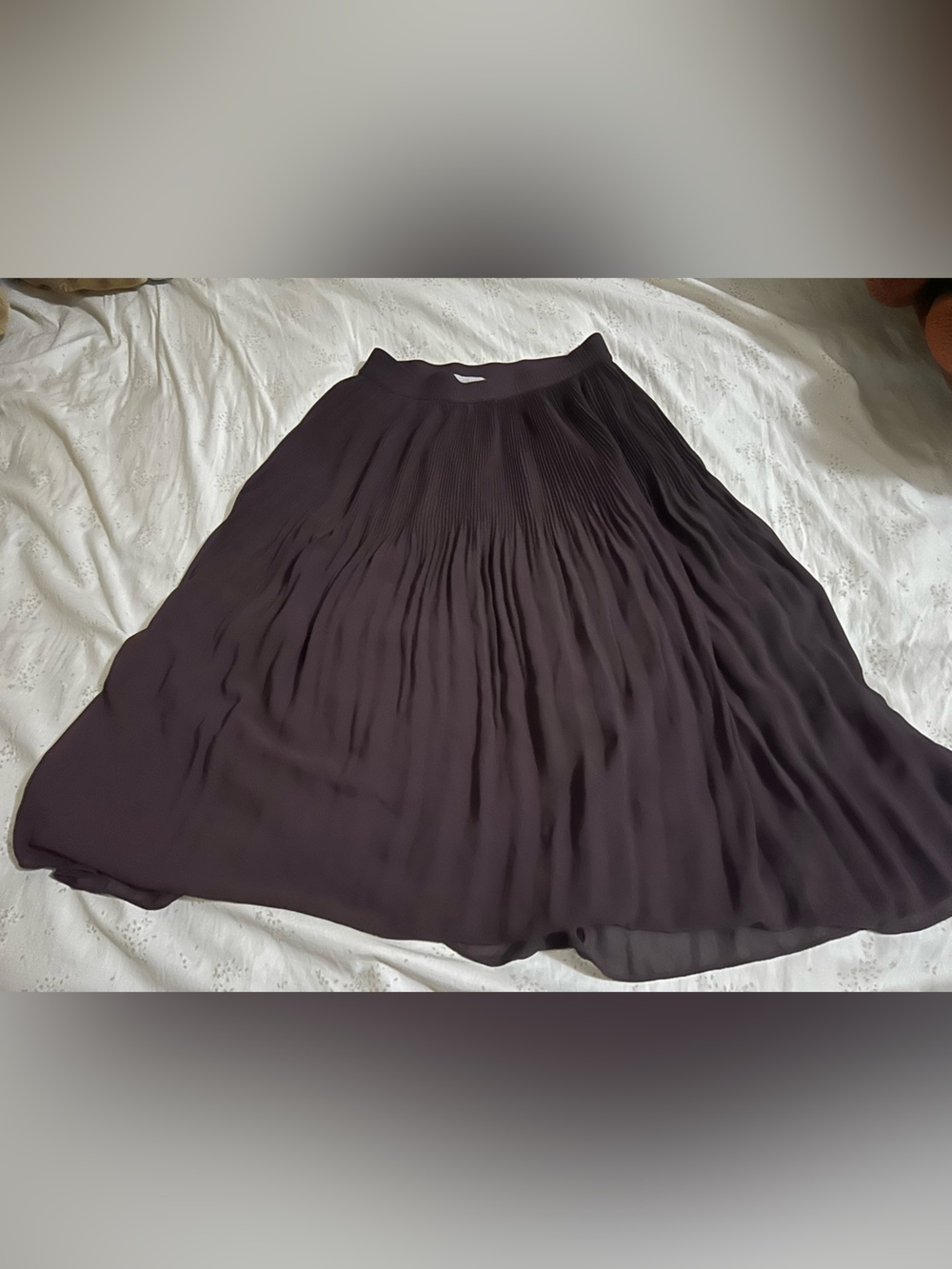 New H&M dark brown pleated skirt